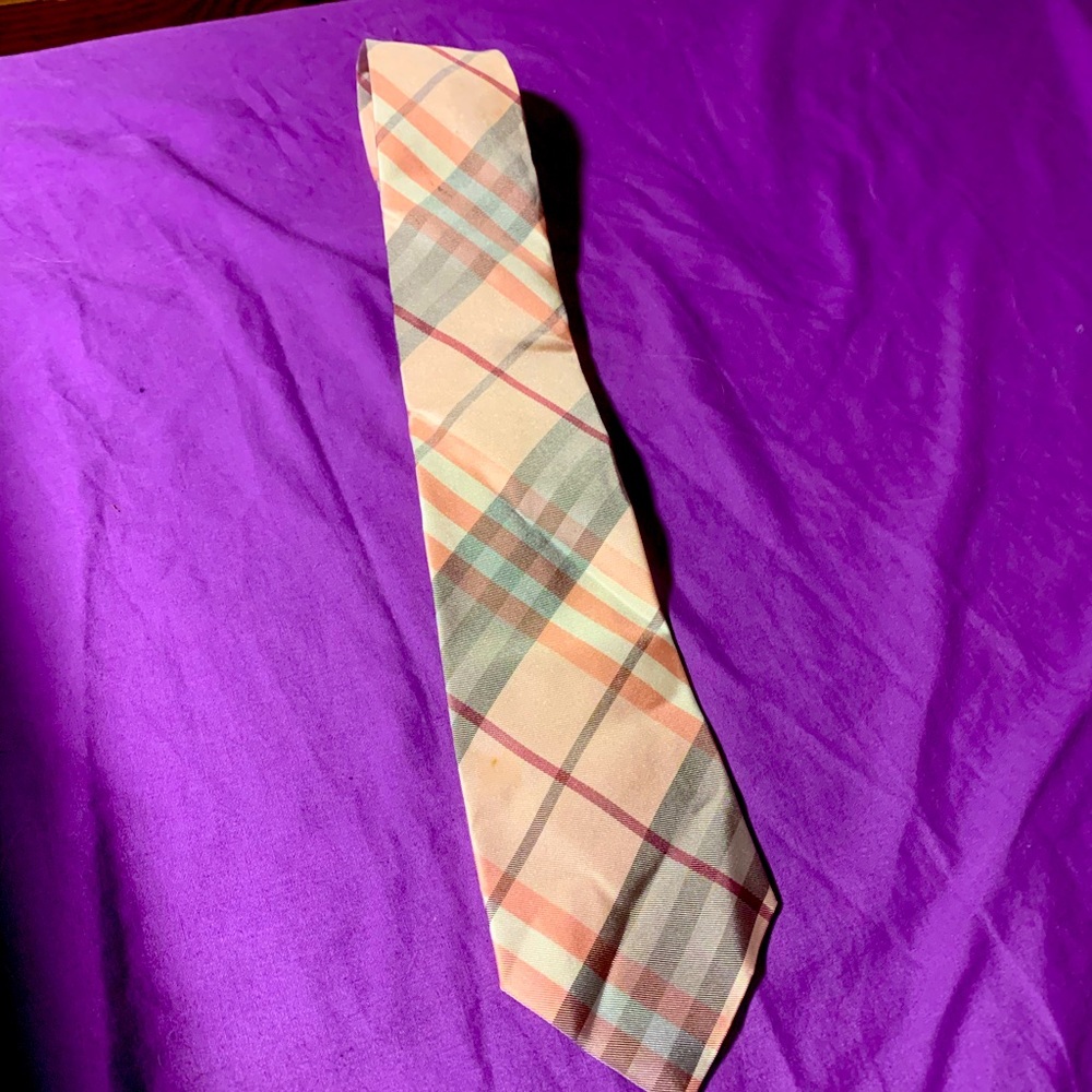 Burberry neck tie
